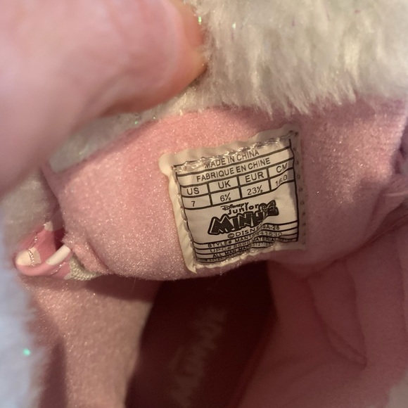 Minnie Mouse toddler snow boots size 7! - Picture 5 of 9